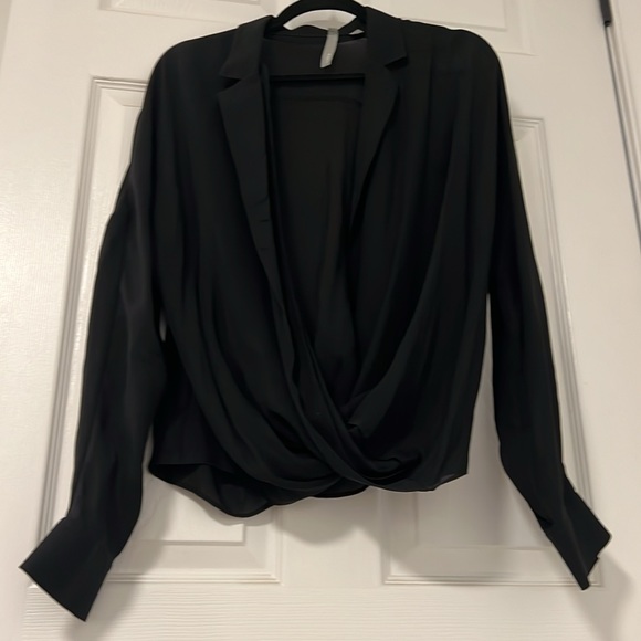 VINCE Silk Shirt (Small) - Picture 4 of 4